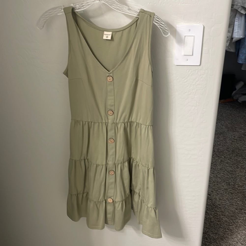 NWOT green summer dress with pockets